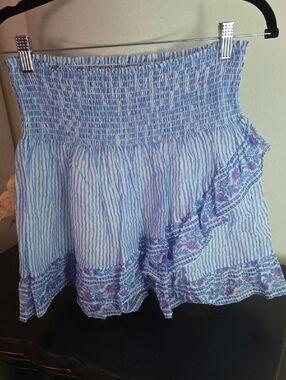 Vineyard Vines smocked skirt. Size Medium.
